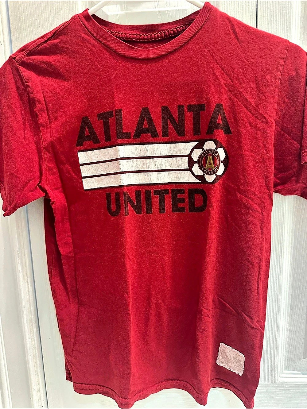 Original Retro Brand Atlanta United FC graphic tee Red Graphic Tee Kids Size Lar